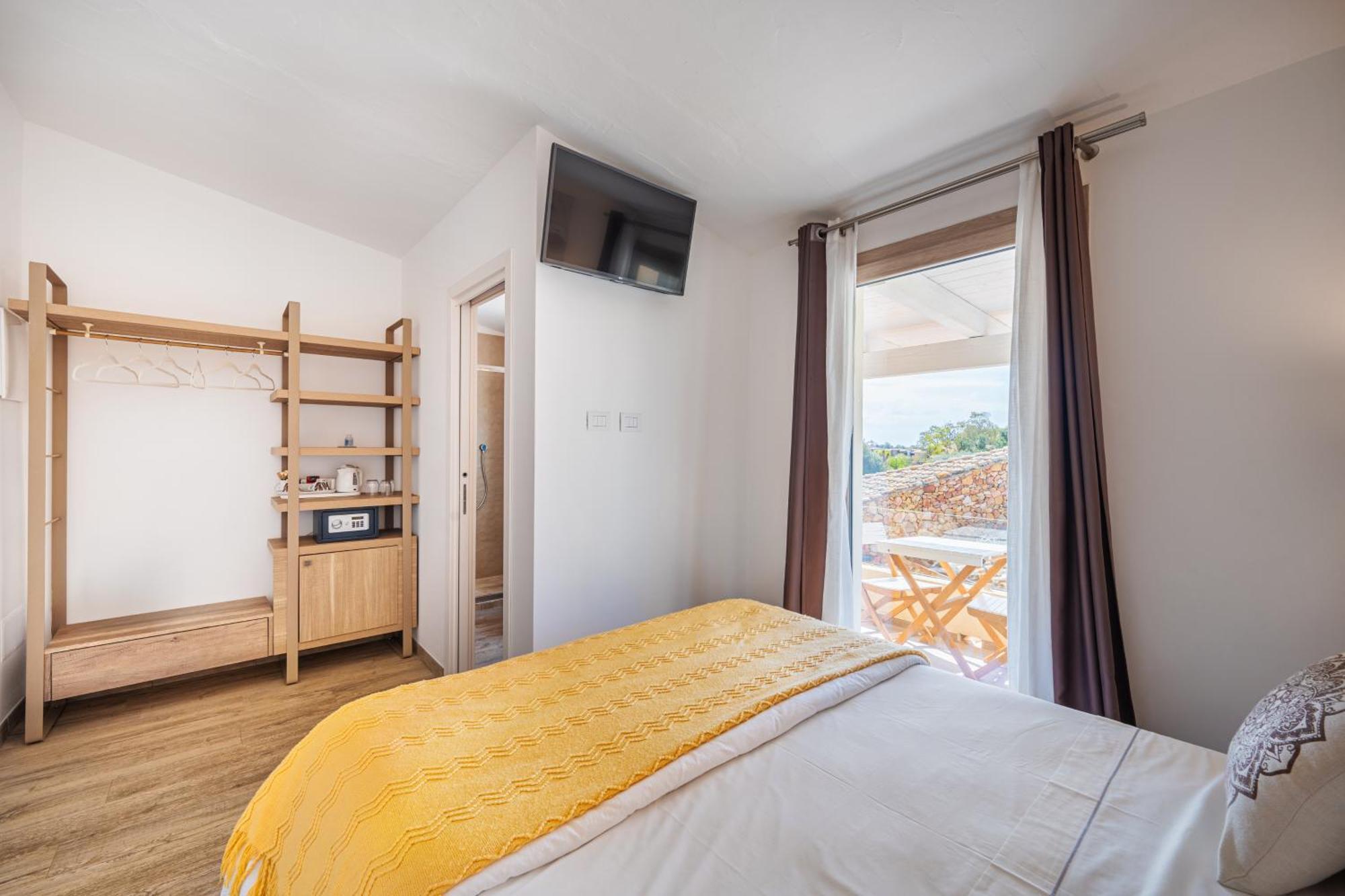 Suimi'S Hotel Villasimius Eksteriør bilde