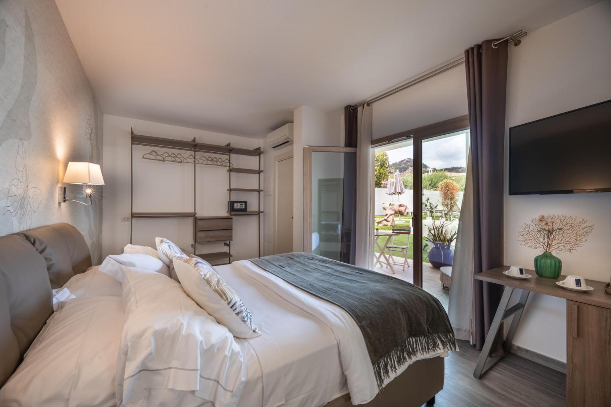 Suimi'S Hotel Villasimius Eksteriør bilde